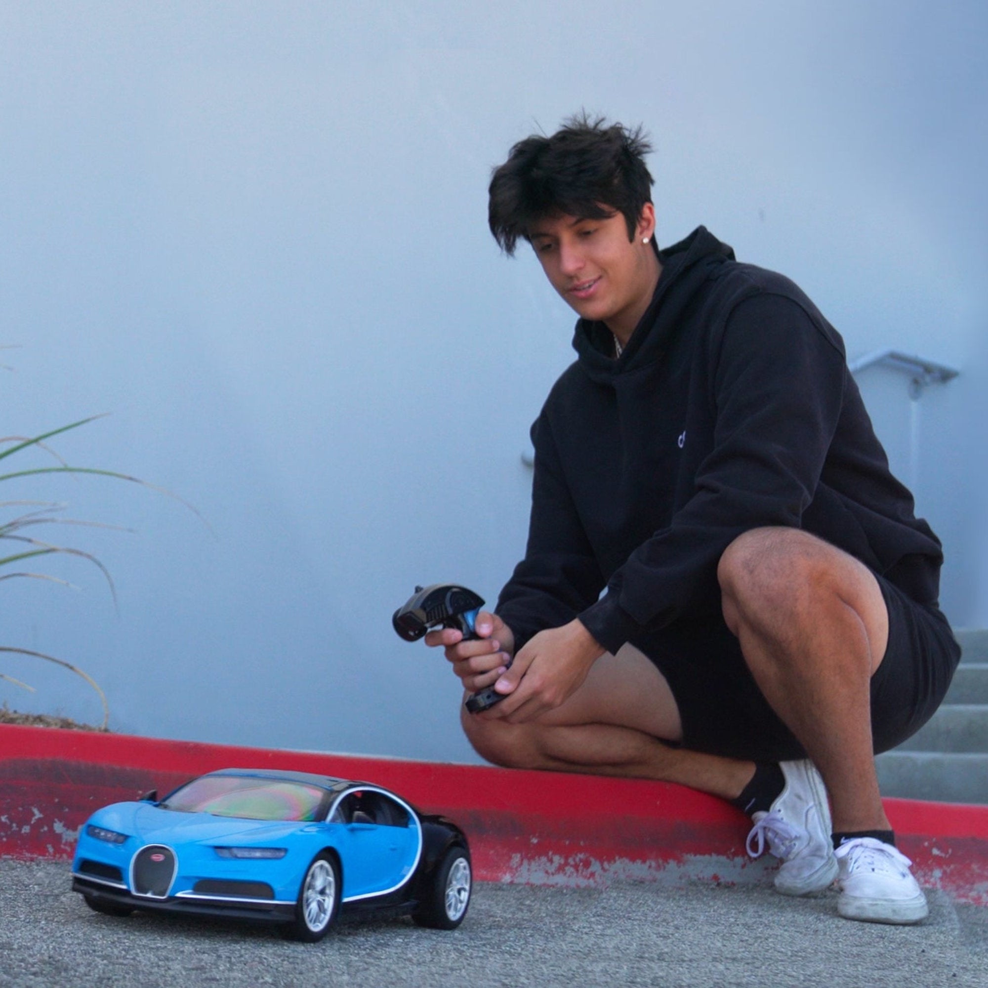 1:10 Bugatti Chiron RTR Electric 2.4Ghz RC Car - - Comes with Rechargeable Battery